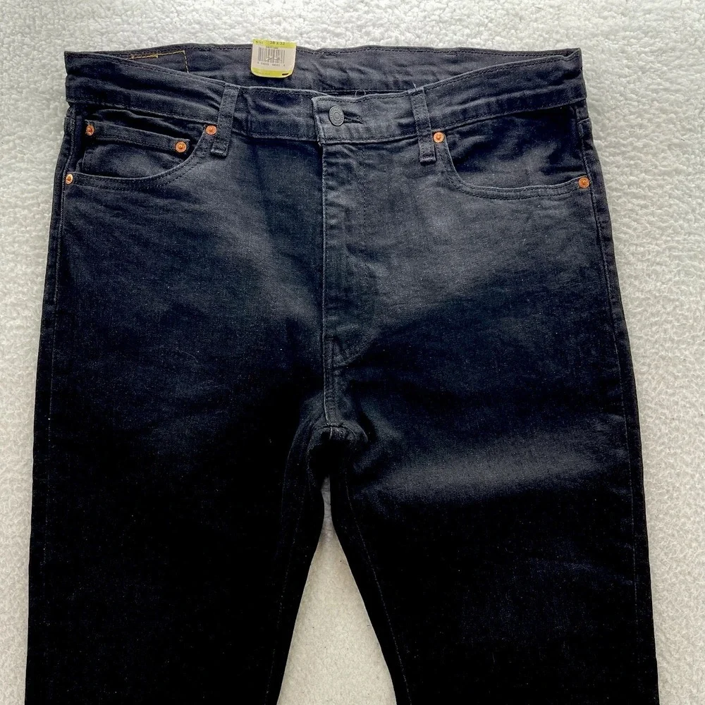Levis sizing title